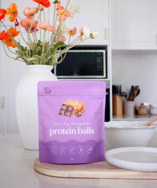 Sneaky Wholefoods Choc Chip Honeycomb Protein Ball Mix combines the crunch of honeycomb with rich dark chocolate, crafted from real, nutrient-rich ingredients. This gluten-free, high-protein, dessert-inspired snack offers a sweet boost of energy.