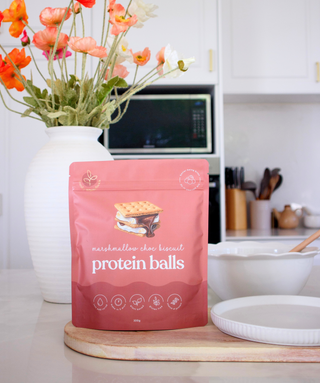 Sneaky Wholefoods Marshmallow Choc Biscuit Protein Ball Mix brings together natural ingredients like cashews, dates, and pea protein for a nutrient-packed snack that tastes like smores