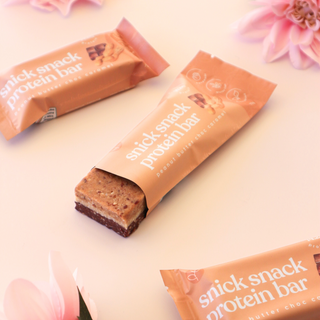 3 wholesome layers of chocolate, caramel and a puffed rice nougat forming a protein bar